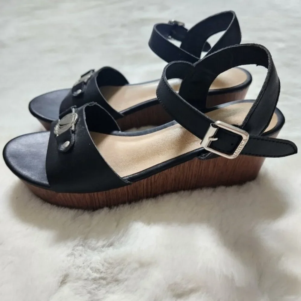 Vintage Nautica Black Leather Sandals with Logo Accent